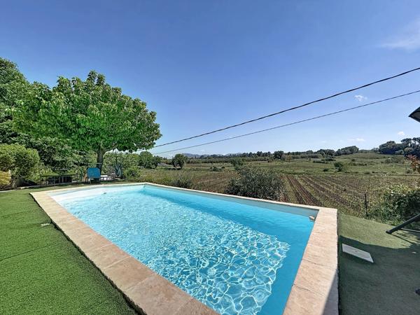 Jolie maison avec piscine et garage