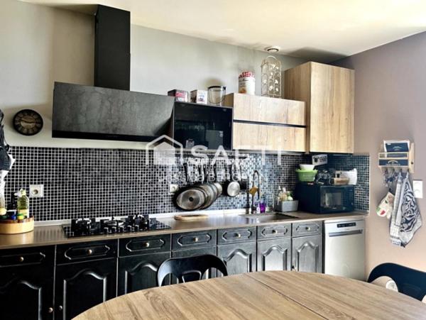 À Vendre : Maison en Pierre avec Studio Indépendant à Montagne, Proche Saint-Émilion