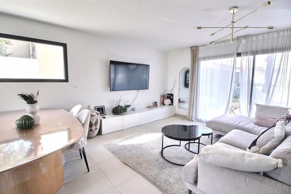 Marignane, Maison indépendante 4 pièces 93 m2 avec jardin sur une parcelle de 475 m²
