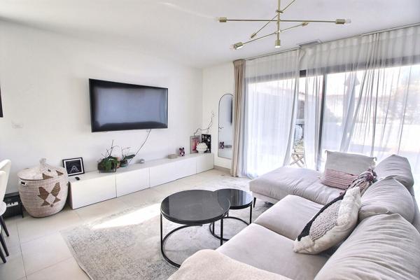 Marignane, Maison indépendante 4 pièces 93 m2 avec jardin sur une parcelle de 475 m²