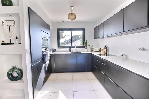 Marignane, Maison indépendante 4 pièces 93 m2 avec jardin sur une parcelle de 475 m²
