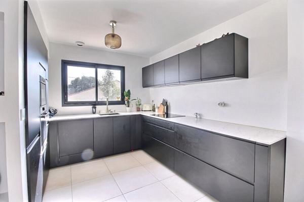 Marignane, Maison indépendante 4 pièces 93 m2 avec jardin sur une parcelle de 475 m²