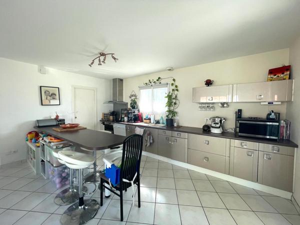 Belle maison avec garage et piscine