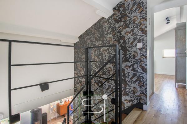 Villa 6 pièce(s) 5 chambre(s) 137 m²