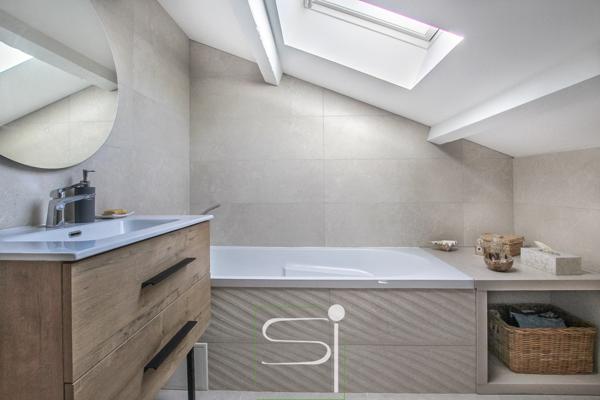 Villa 6 pièce(s) 5 chambre(s) 137 m²