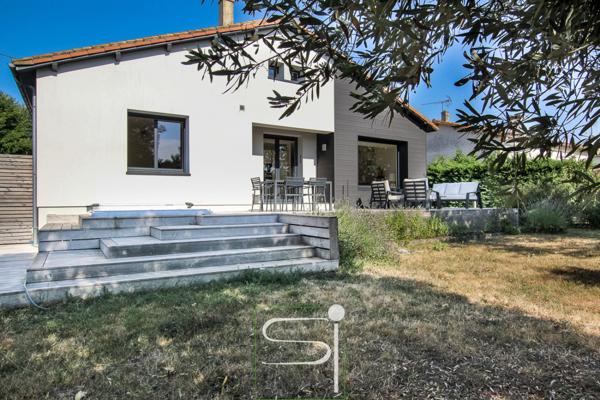 Villa 6 pièce(s) 5 chambre(s) 137 m²