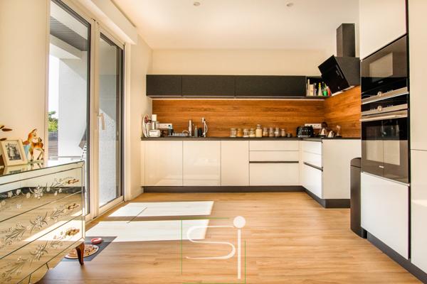 Villa 6 pièce(s) 5 chambre(s) 137 m²