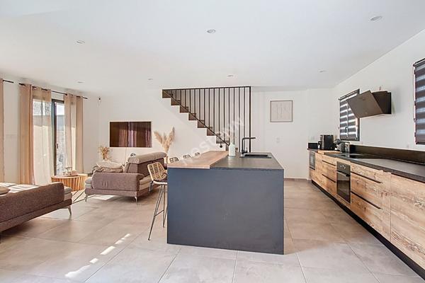 Maison Marignane de type 4 de 93m² avec jardin et stationnements