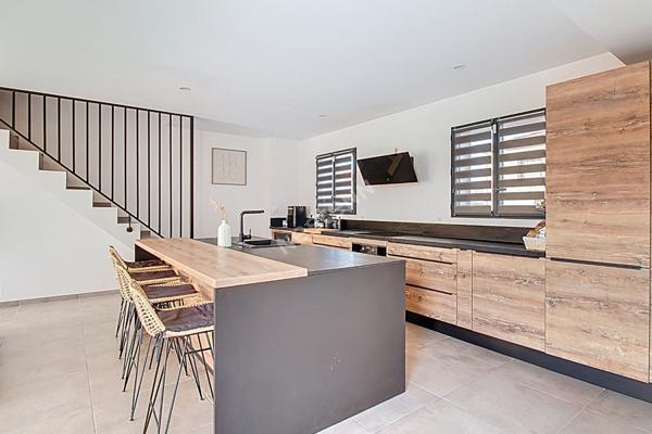 Maison Marignane de type 4 de 93m² avec jardin et stationnements