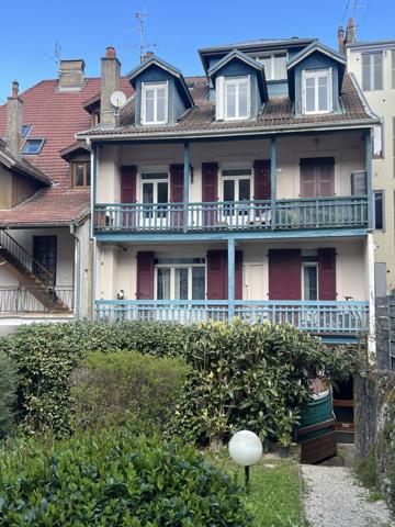 Évian centre – Superbe T2 rénové avec balcon plein sud et ascenseur – Emplacement idéal !