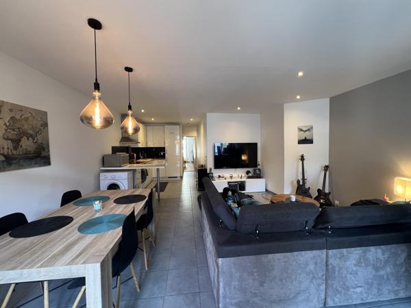 Évian centre – Superbe T2 rénové avec balcon plein sud et ascenseur – Emplacement idéal !