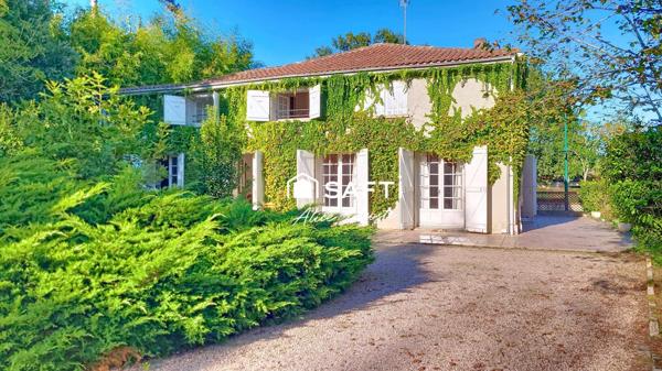 Maison de maître avec double garage
