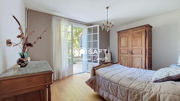 Maison de maître avec double garage