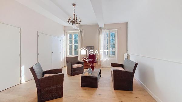 Maison de maître avec double garage