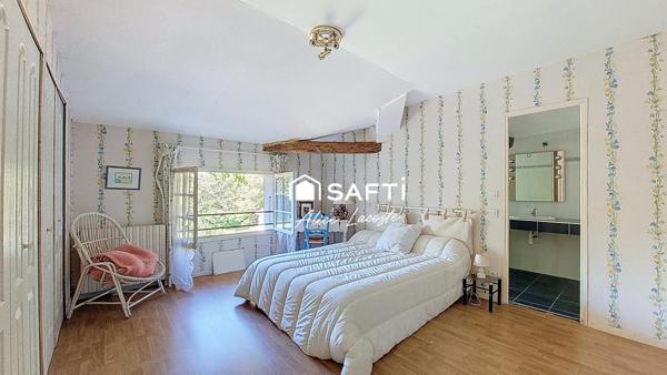 Maison de maître avec double garage