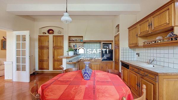 Maison de maître avec double garage