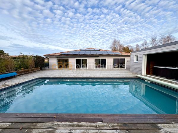 Vente Maison273 m² - 9 Pièces - GRAYAN ET L HOPITAL (33590)