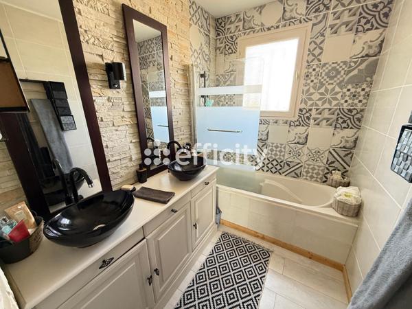 Maison
         7 pièces
        - 105 m² 276 900 € *