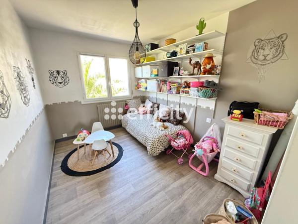 Maison
         7 pièces
        - 105 m² 276 900 € *