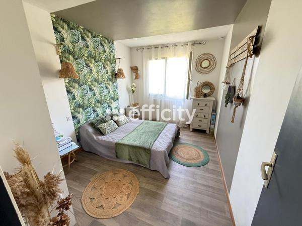 Maison
         7 pièces
        - 105 m² 276 900 € *