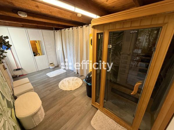Maison
         7 pièces
        - 105 m² 276 900 € *