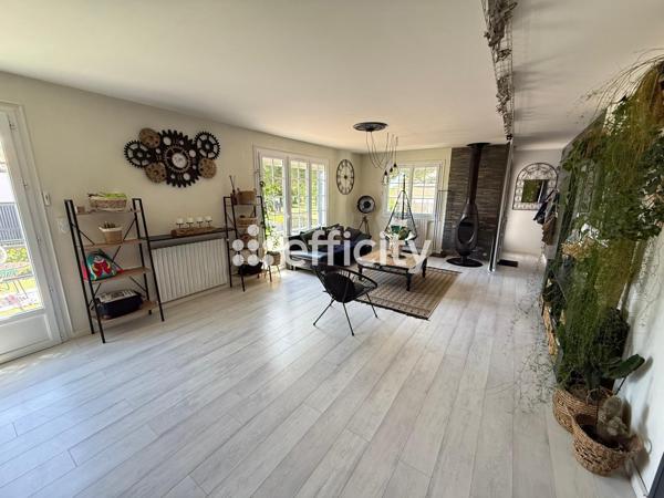 Maison
         7 pièces
        - 105 m² 276 900 € *