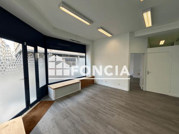 Location Local commercial 1 pièce 57.4 m² - Rouen 76000