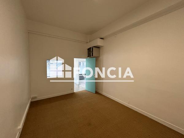 Location Local commercial 1 pièce 57.4 m² - Rouen 76000