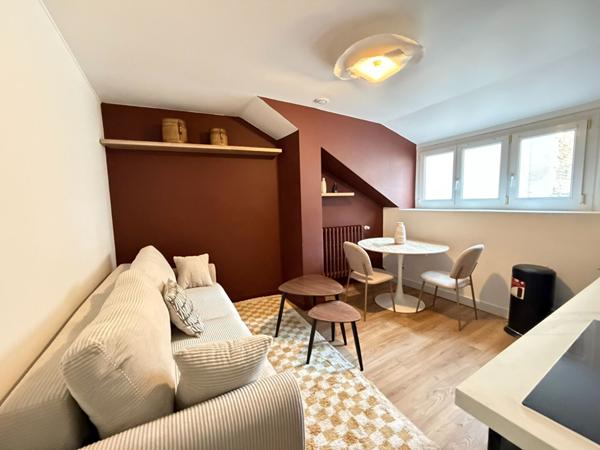 APPARTEMENT TYPE 3 MEUBLE - SECTEUR BARBATRE / ST REMI