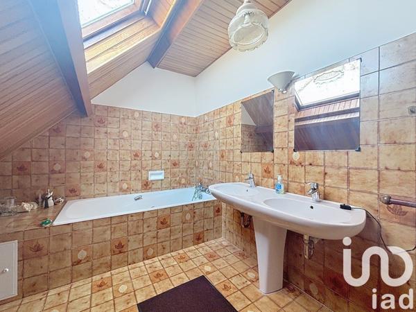 Maison traditionnelle 8 pièces de 181 m² à Baulne (91590)