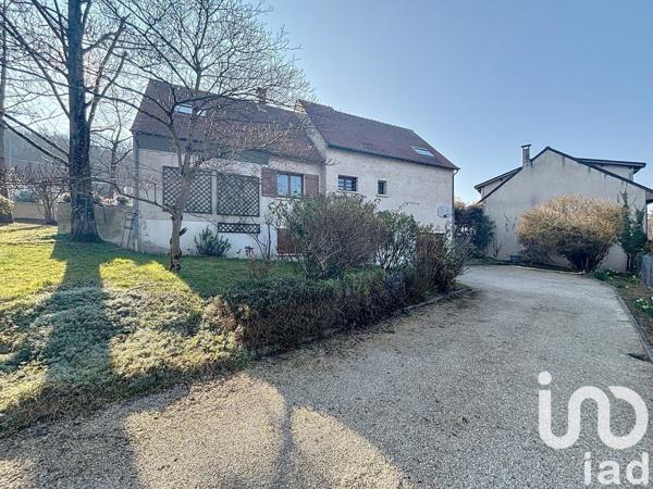 Maison traditionnelle 8 pièces de 181 m² à Baulne (91590)