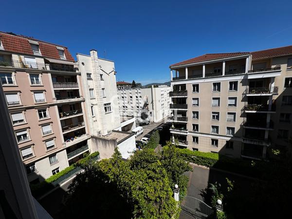 Appartement  T2 + cave Croix Rousse dans résidence standing