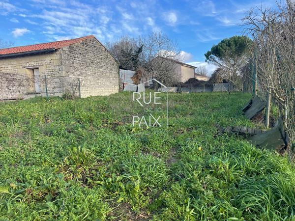 86200 CHALAIS A vendre à Chalais (86) : Maison avec jardin