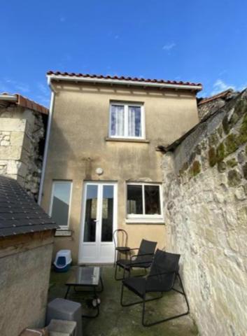 86200 CHALAIS A vendre à Chalais (86) : Maison avec jardin