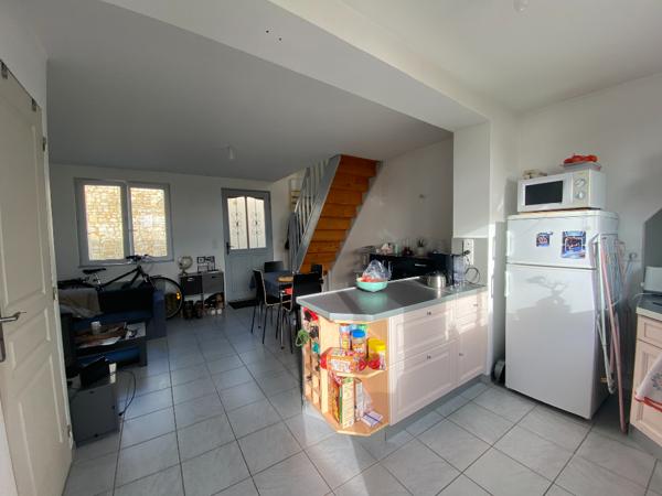 86200 CHALAIS A vendre à Chalais (86) : Maison avec jardin