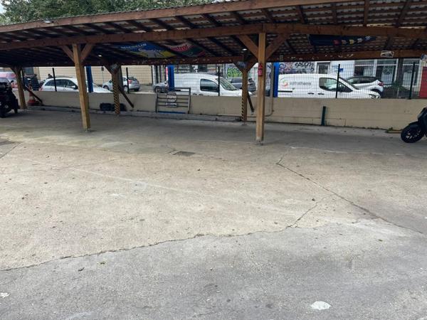 DROIT AU BAIL 150 M² - EMLACEMENT PRIVILÉGIÉ!