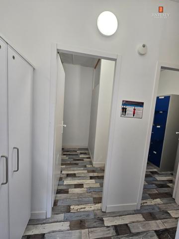 JINVESTY - IMMEUBLE AVEC LOCAL COMMERCIAL ET APPARTEMENTS LOUES - KERYADO