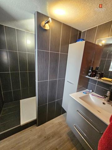 JINVESTY - IMMEUBLE AVEC LOCAL COMMERCIAL ET APPARTEMENTS LOUES - KERYADO