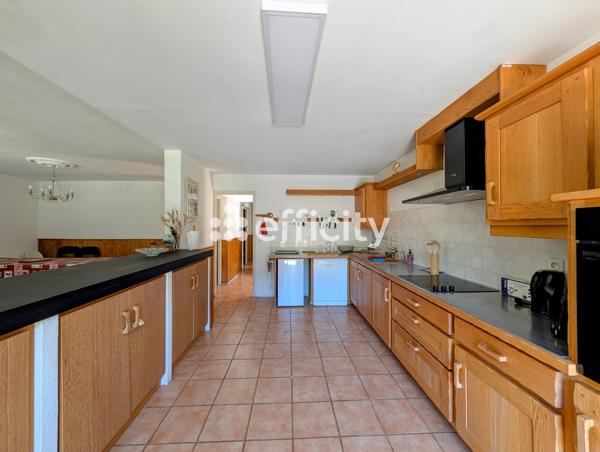 Appartement
         6 pièces
        - 160 m² Exclusivité 315 000 € *