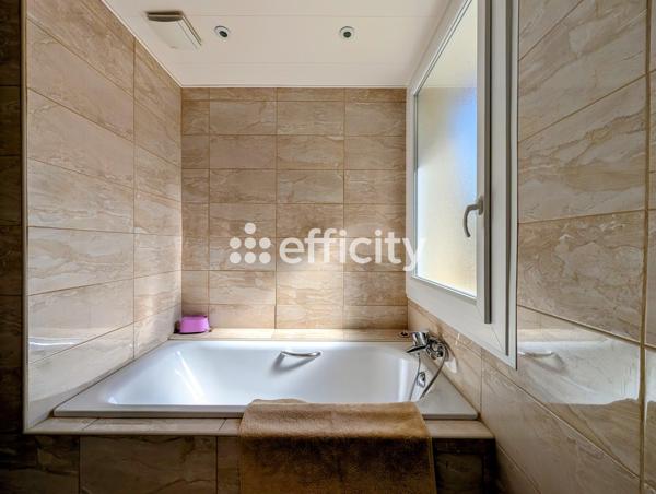 Appartement
         6 pièces
        - 160 m² Exclusivité 315 000 € *