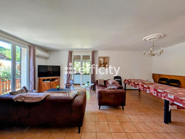 Appartement
         6 pièces
        - 160 m² Exclusivité 315 000 € *