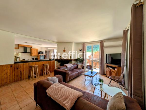 Appartement
         6 pièces
        - 160 m² Exclusivité 315 000 € *