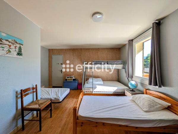 Appartement
         6 pièces
        - 160 m² Exclusivité 315 000 € *