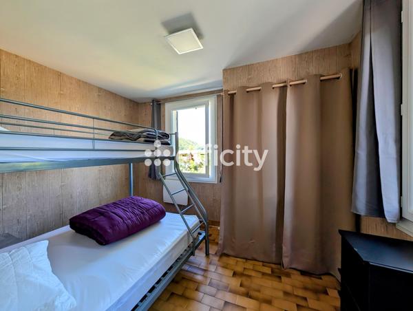 Appartement
         6 pièces
        - 160 m² Exclusivité 315 000 € *
