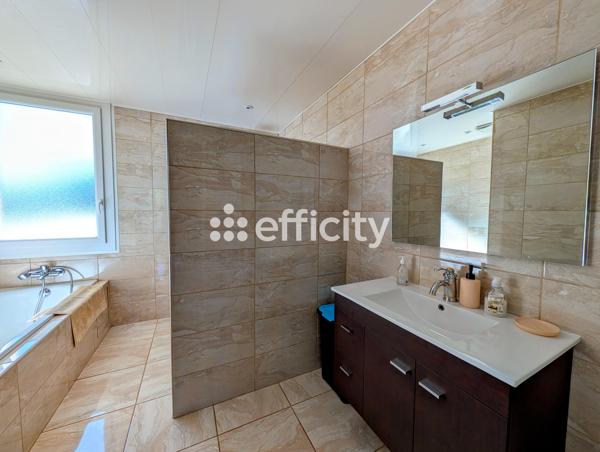 Appartement
         6 pièces
        - 160 m² Exclusivité 315 000 € *