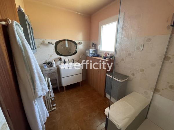 Maison
         4 pièces
        - 96 m² Exclusivité 310 000 € *