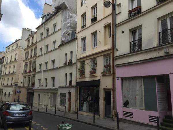 Studio esprit parisien 19.87 m2 à 850€ CC- Paris 75002