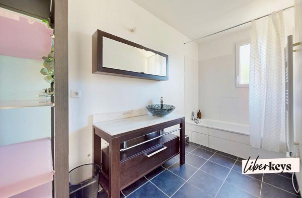 Duplex T5 traversant / Rillieux-village / dernier étage / terrasse ouest / stationnement