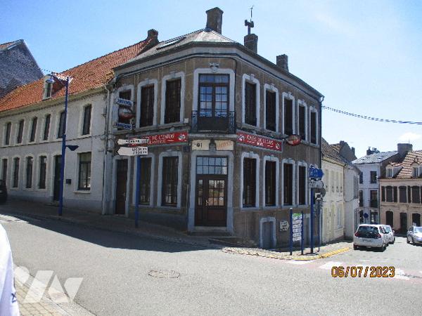 Immeuble à VENDRE DESVRES (ancien café-hôtel)