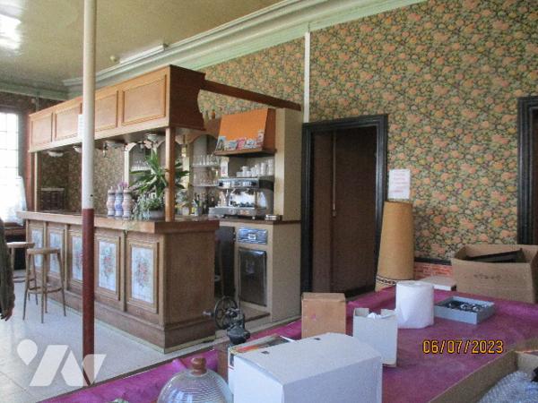 Immeuble à VENDRE DESVRES (ancien café-hôtel)
